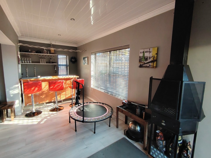 2 Bedroom Property for Sale in Walmer Downs Eastern Cape